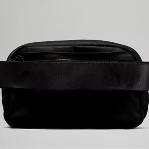Lululemon everywhere belt bag
